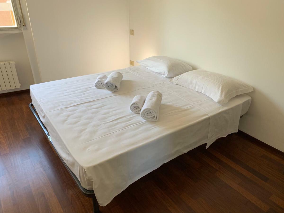Whouse Luxury Universita' โบโลญญา ภายนอก รูปภาพ