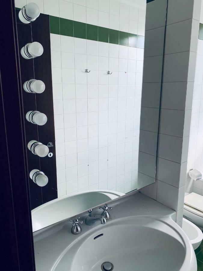 Whouse Luxury Universita' โบโลญญา ภายนอก รูปภาพ